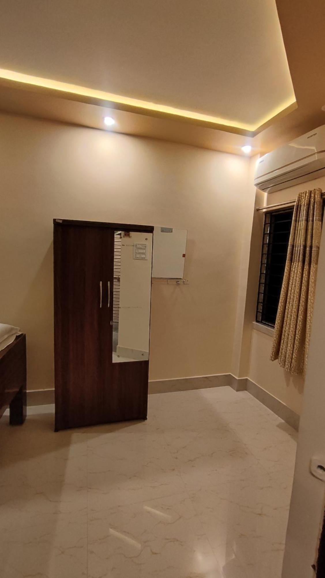 Ferienwohnung Urban Sky Shānti Niketan Zimmer foto